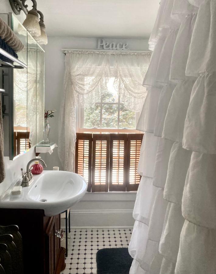 The Bella Ella Bed And Breakfast Canandaigua Luaran gambar