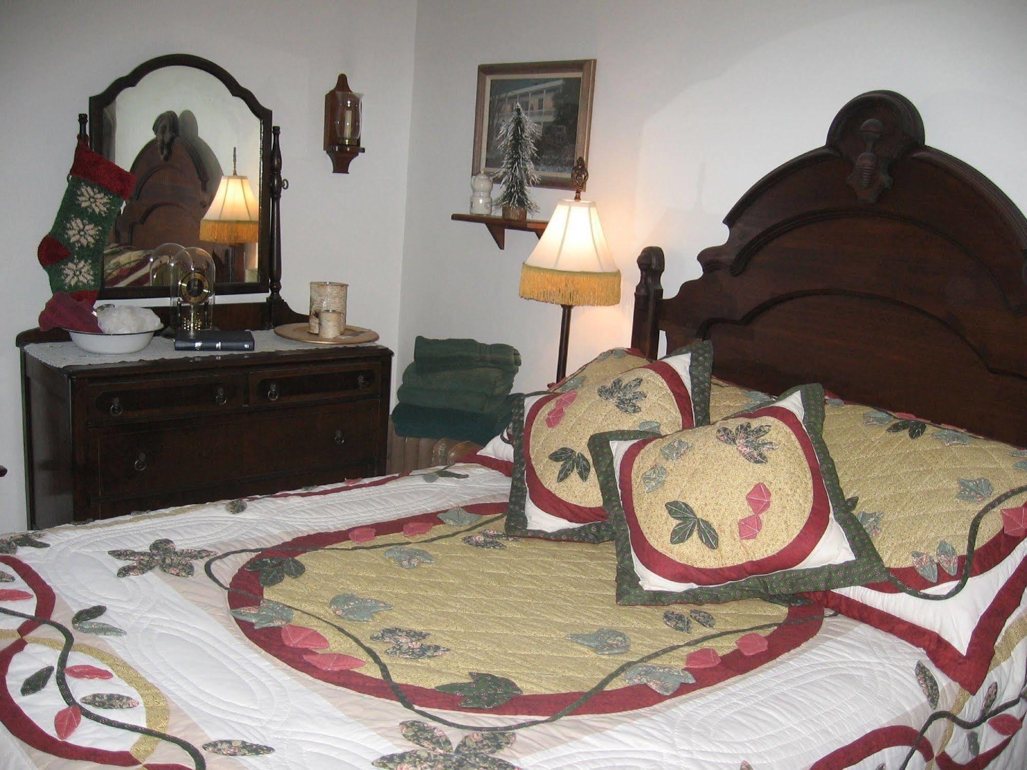 The Bella Ella Bed And Breakfast Canandaigua Luaran gambar